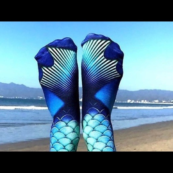 BNWT Mermaid Chromatic Knee High Socks - Picture 2 of 4